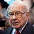 What stocks are warren buffett buying now?